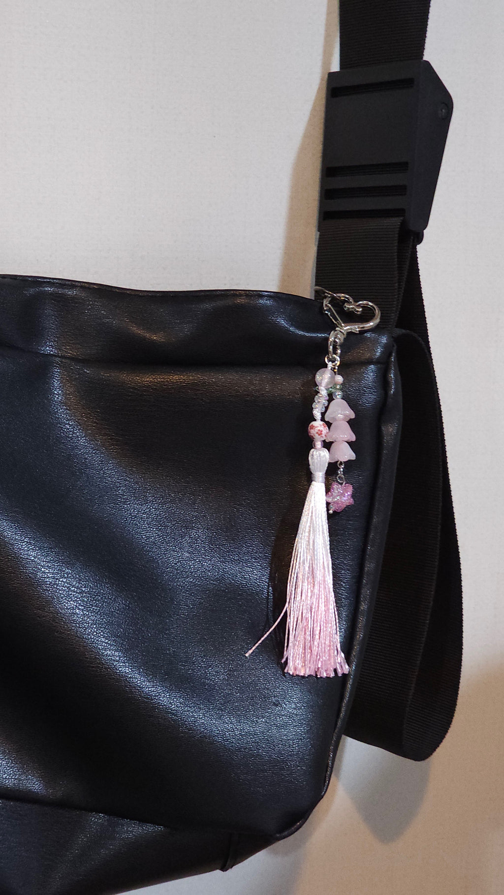 Korean Traditional Norigae Keyring Handmade Tassel Bag Charm with Flower Beads Good Luck Gift (pink)